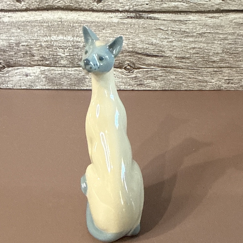 The Franklin Mint Curio Cabinet Cat 1986 Valencia Limited Vintage Figurine